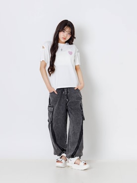 「algy（アルジー）のカットデニムラインパンツ（デニムパンツ、グレー系）」を使った、F.O.OnlineStoreさん（キッズ・110cm）の夏コーディネート