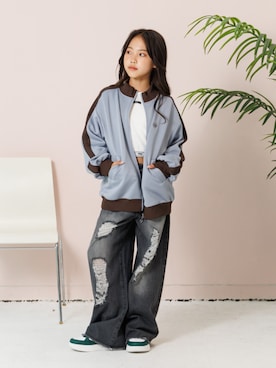 「アイテム（スニーカー）」を使った、F.O.OnlineStoreさん（キッズ・140cm）の秋コーディネート