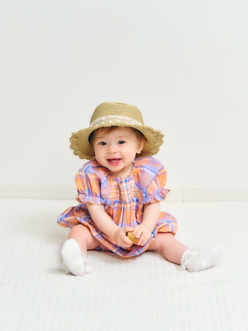 アンティークロンパース　スモッキング　刺繍 SALEフリルスモッキング刺繍ロンパース