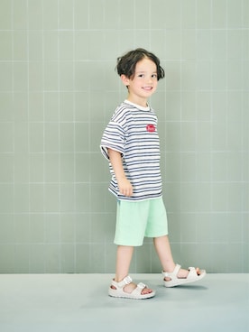 「apres les cours（アプレレクール）の【接触冷感】ひんやりスターポケットハーフパンツ（その他パンツ、グリーン系）」を使った、F.O.OnlineStoreさん（キッズ・110cm）の夏コーディネート