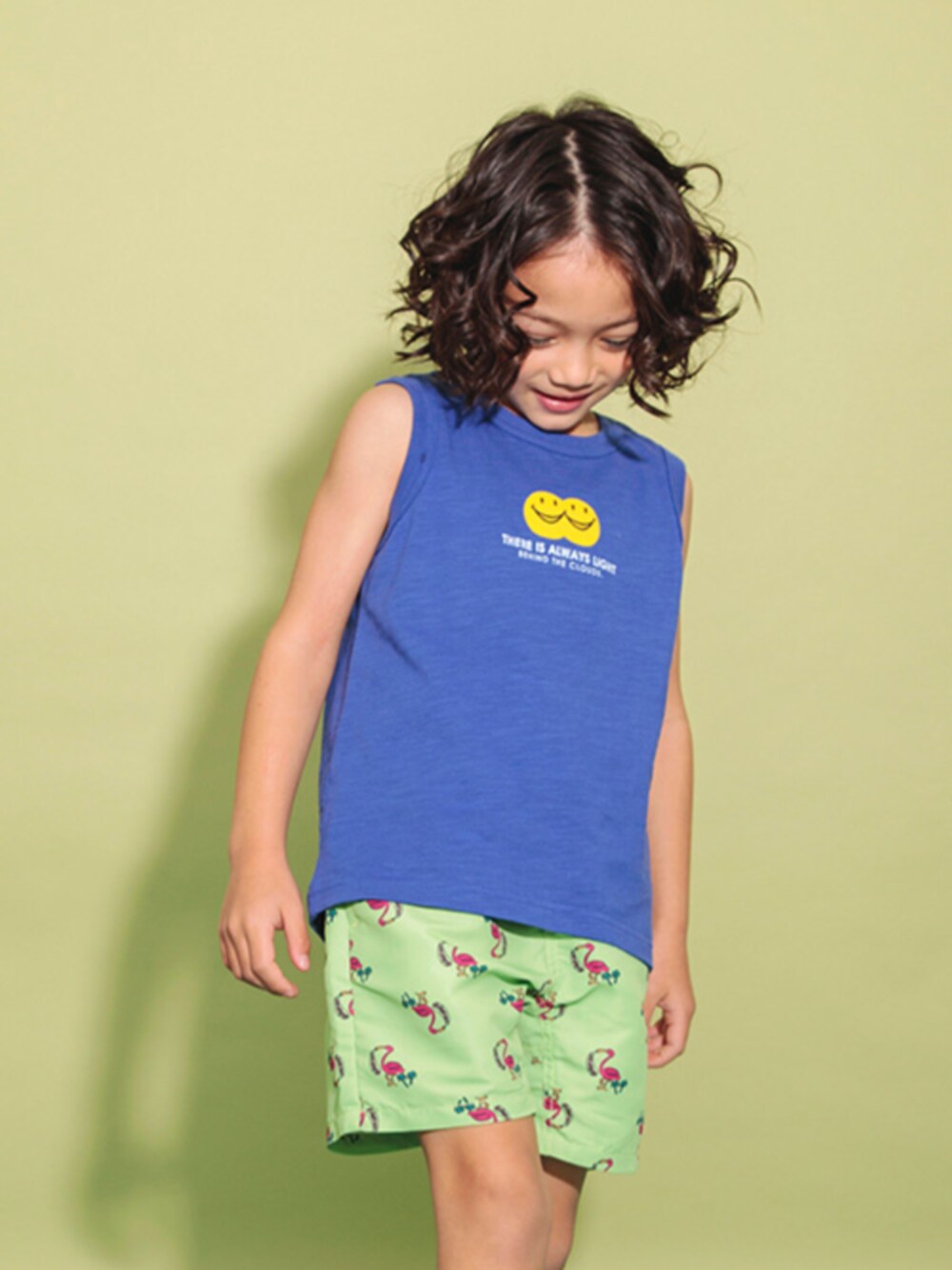 「F.O.Online Store、エフオーオンラインストア(F.O.Online Store)、BREEZE、ブリーズ、タンクトップ、ハーフパンツ、総柄、男の子、夏コーデ、夏、カジュアル、ブルー」｜「BREEZEの４柄モチーフタンクトップ（タンクトップ、パープル系）」を使った、F.O.OnlineStoreさん（キッズ・110cm）の夏コーディネートの1枚目の写真