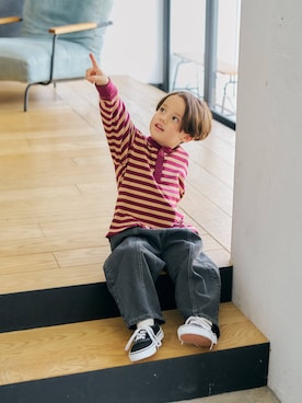 「apres les cours（アプレレクール）の【2WAY/リンク】ヘンリーネックマルチボーダー長袖Tシャツ（Tシャツ/カットソー、レッド系）」を使った、F.O.OnlineStoreさん（キッズ・110cm）の秋コーディネート