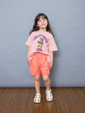 「BREEZE（ブリーズ）の【26年夏新作】EVAグルカサンダル（サンダル、ホワイト系）」を使った、F.O.OnlineStoreさん（キッズ・110cm）の夏コーディネート
