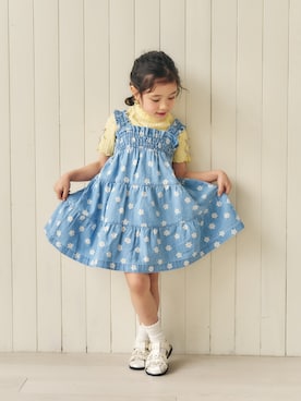 「apres les cours（アプレレクール）のフラワーグルカサンダル（サンダル、ホワイト系）」を使った、F.O.OnlineStoreさん（キッズ・110cm）の春コーディネート