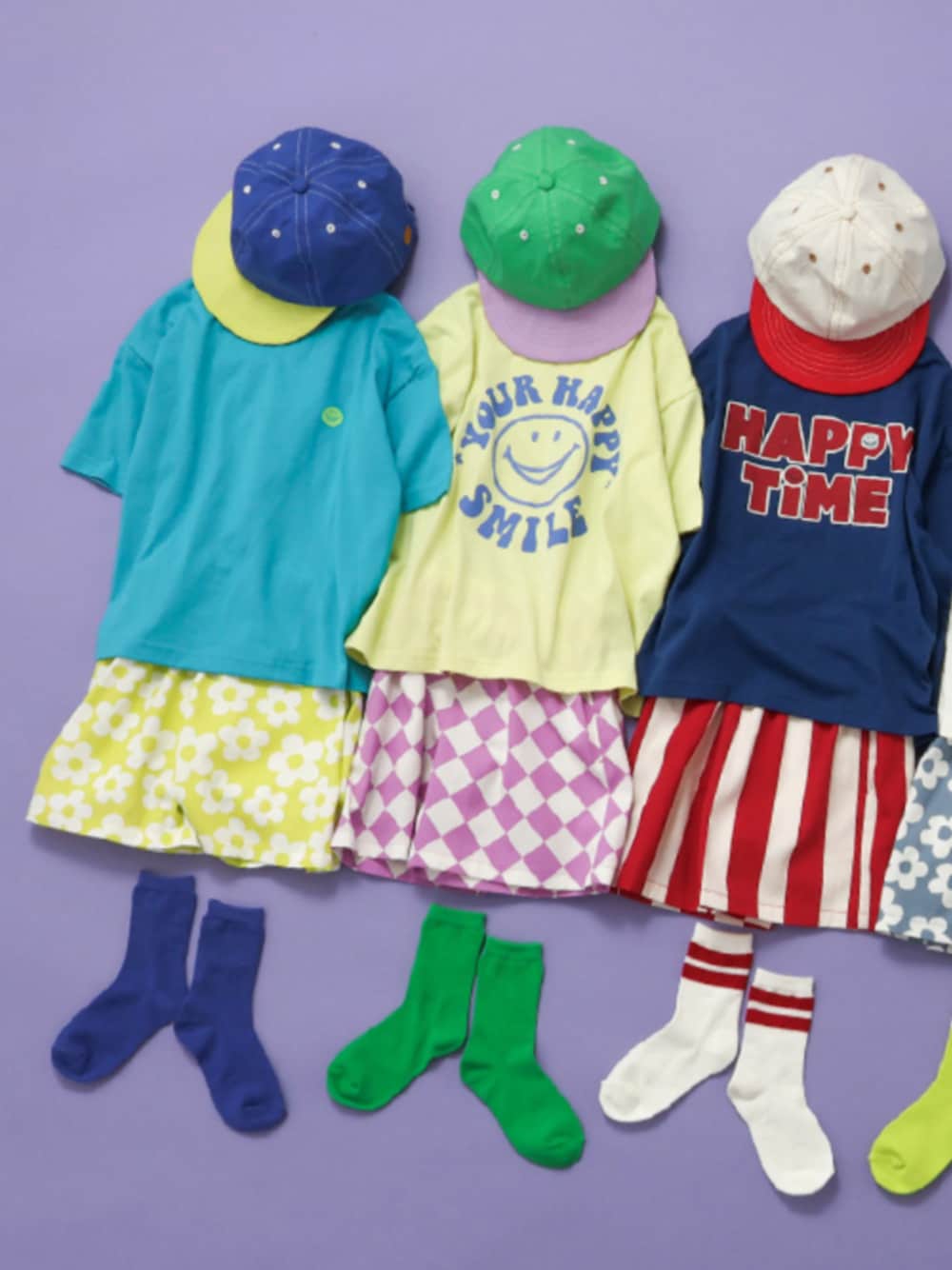 「F.O.Online Store、エフオーオンラインストア(F.O.Online Store)、BREEZE、夏コーデ、ニコちゃん、半袖シャツ、ハーフパンツ、子供服、カラーコーデ、プリントT、キャップ、ユニセックス、お出かけコーデ、プチプラ、カラフル」｜「BREEZEの【20周年】HAPPY FO SMILE ソックス（ソックス/靴下、ブルー系）」を使った、F.O.OnlineStoreさん（キッズ・110cm）の夏コーディネートの1枚目の写真