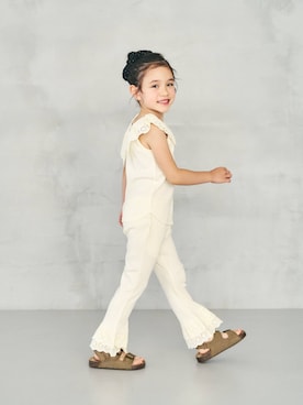 「apres les cours（アプレレクール）の【接触冷感】レースフリルトップス（タンクトップ、イエロー系）」を使った、F.O.OnlineStoreさん（キッズ・110cm）の夏コーディネート