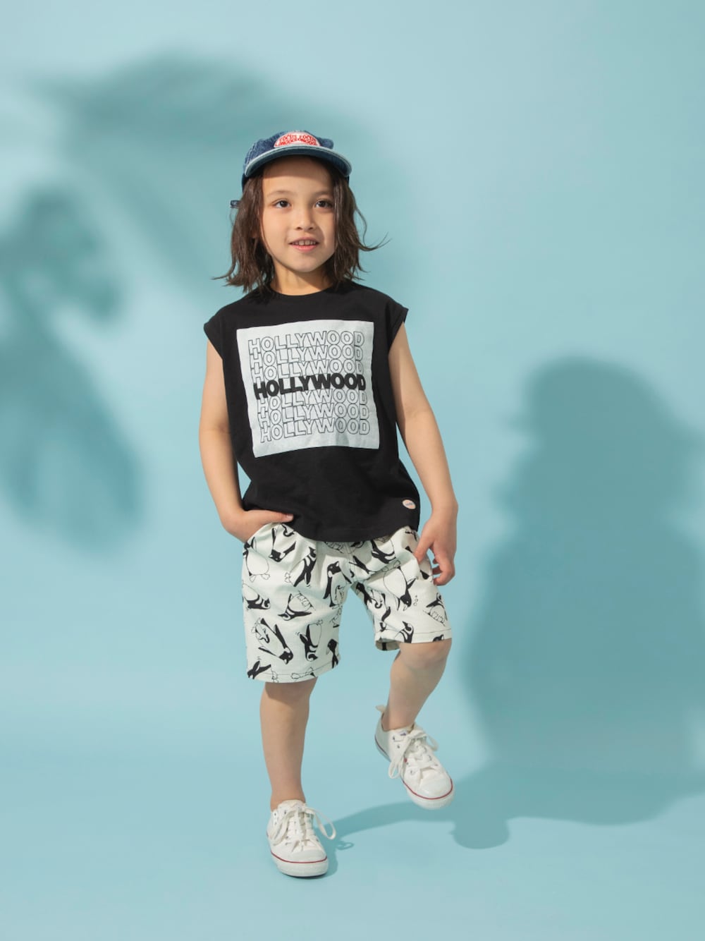 「F.O.Online Store、エフオーオンラインストア(F.O.Online Store)、BREEZE、ブリーズ、キッズコーデ、キッズファッション、男の子、ユニセックス、カジュアル、カジュアルコーデ、キャップ、ハーフパンツ、総柄、お出かけコーデ、夏服」｜「BREEZEのワンポイント刺繍キャップ（キャップ、ブルー系）」を使った、F.O.OnlineStoreさん（キッズ・110cm）の春コーディネートの1枚目の写真