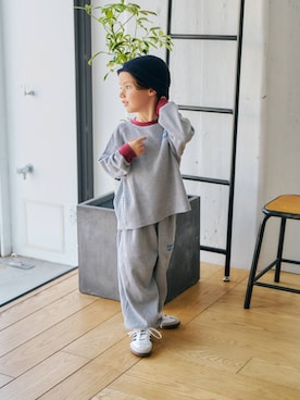 「apres les cours（アプレレクール）のワッフルコクーンTシャツ（Tシャツ/カットソー、グレー系）」を使った、F.O.OnlineStoreさん（キッズ・110cm）の秋コーディネート
