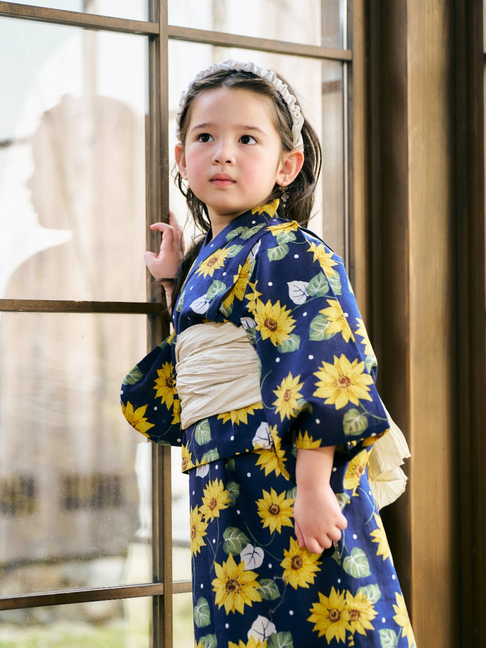 「F.O.Online Store、エフオーオンラインストア(F.O.Online Store)、apres les cours、アプレレクール、キッズコーデ、キッズファッション、女の子、女の子コーデ、夏コーデ、夏、夏休み、夏祭り、浴衣、お出かけコーデ、花柄」｜「apres les coursの【リンク】アプレのはんなり浴衣（浴衣、ブルー系）」を使った、F.O.OnlineStoreさん（キッズ・110cm）の春コーディネートの1枚目の写真