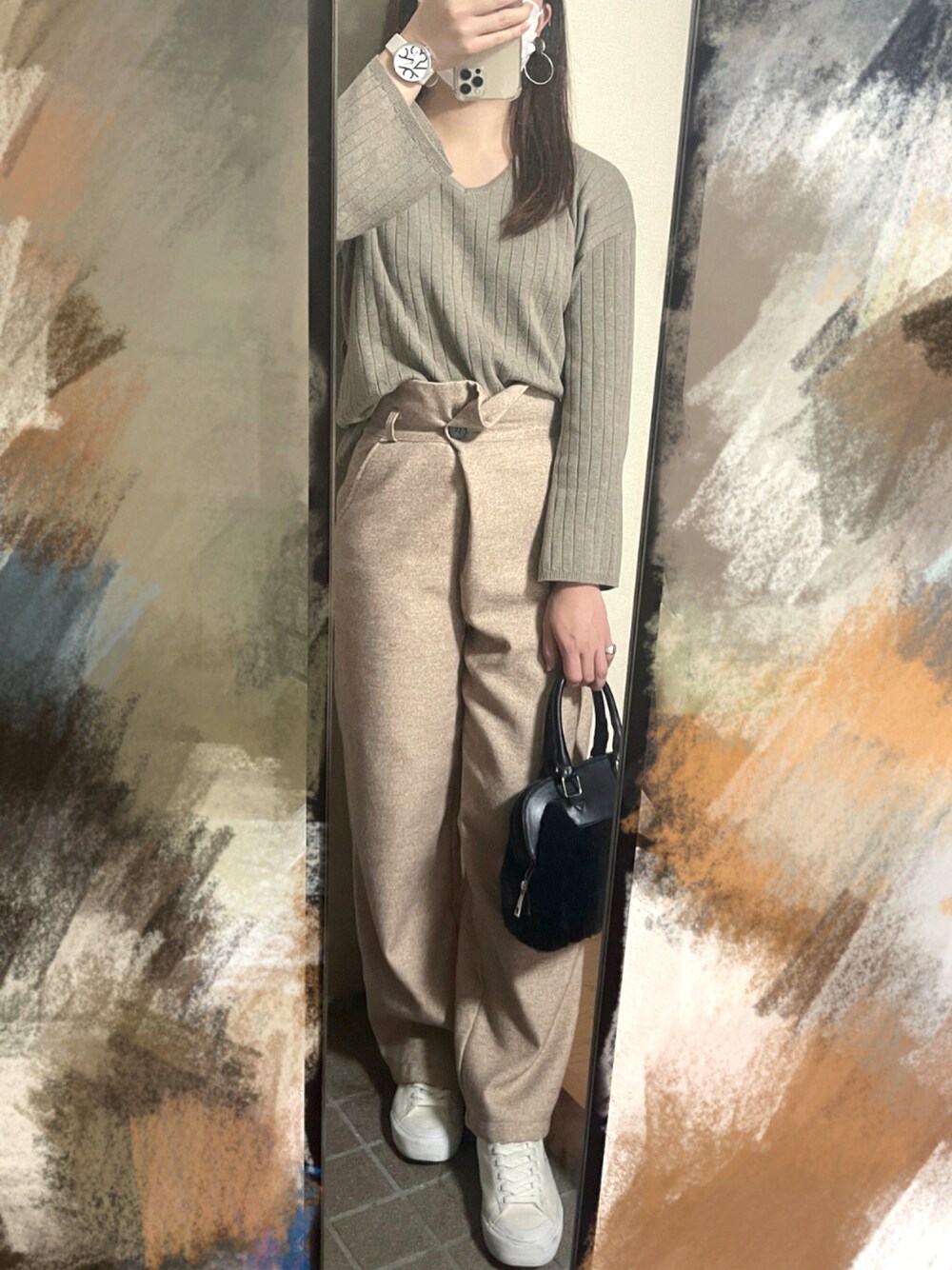 「ワントーンコーデ、秋のコーデ、白スニーカー、リブニット、ootd、ベージュコーデ、秋服、今日のコーデ、シルバーアクセサリー、秋コーデ」｜「Te chichiのアイテム（ニット/セーター、ブラウン系）」を使った、momoさん（レディース・158cm）の秋コーディネートの1枚目の写真