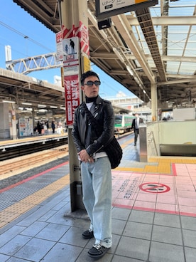 「COS（コス）のアイテム」を使った、リュウ ショウキンさん（メンズ・172cm）の冬コーディネート