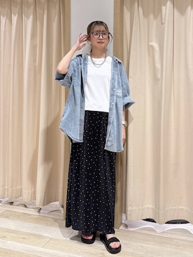 「LEPSIM（レプシィム）の調光ファッショングラス　451342（メガネ、ブラック系）」を使った、mai0513lpさん（レディース）の春コーディネート