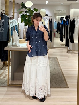 「LOUNGEDRESS（ラウンジドレス）のカシュクール2way刺繍リネンシャツ（シャツ/ブラウス、ブルー系）」を使った、ancho3さん（レディース・153cm）の夏コーディネート