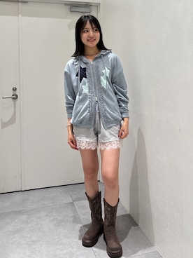 「w closet（ダブルクローゼット）のレースショートスウェットパンツ（スウェットパンツ、グレー系）」を使った、kotwcloさん（レディース・166cm）の秋コーディネート