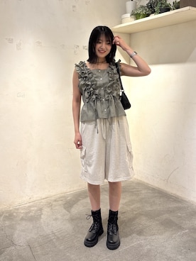 「w closet（ダブルクローゼット）のフリフリノースリブラウス（シャツ/ブラウス、グリーン系）」を使った、kotwcloさん（レディース・166cm）の春コーディネート