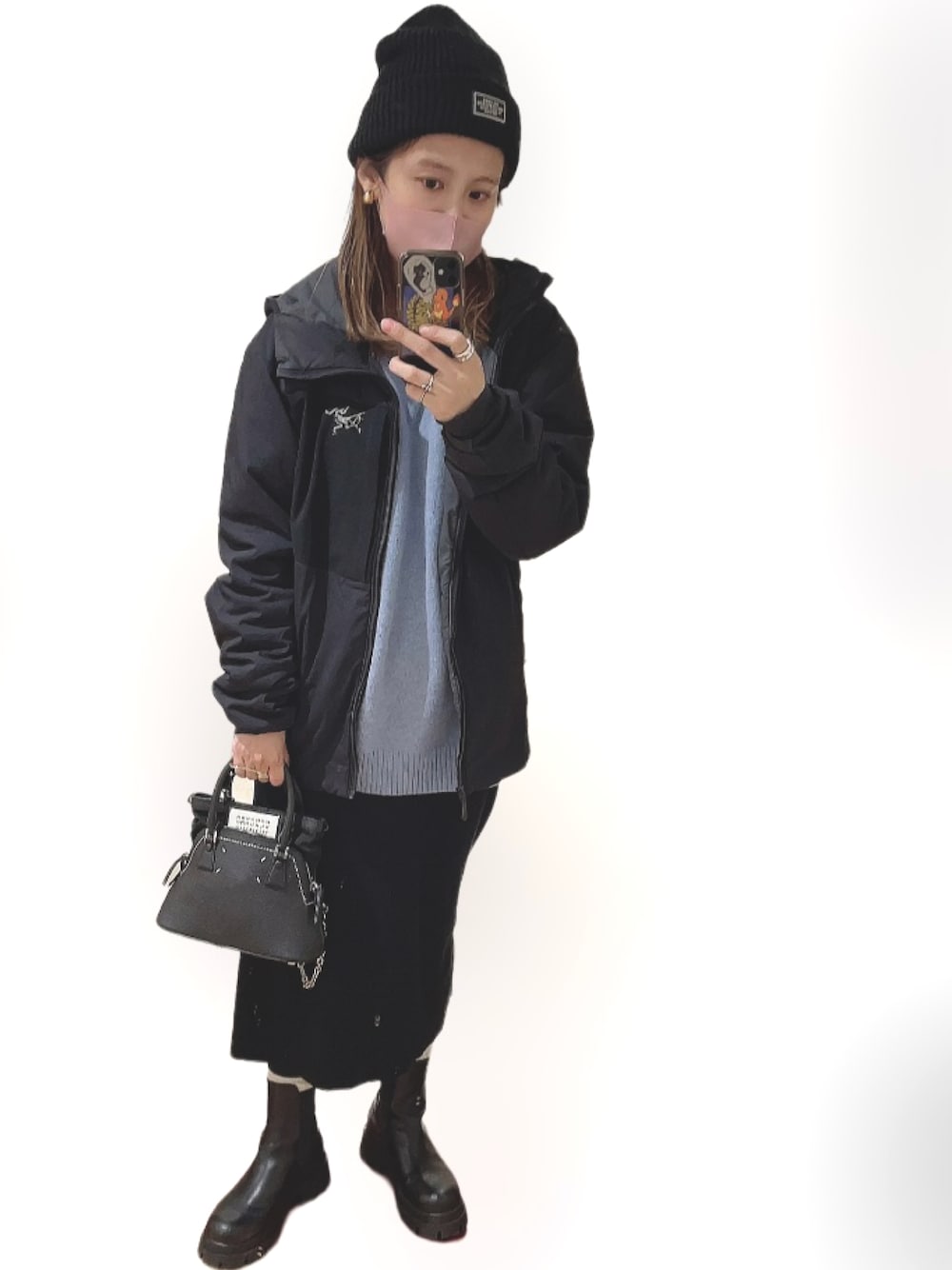 「大人カジュアル、カジュアルコーデ、カジュアル、お洒落さんとつながりたい、おしゃれさんと繋がりたい、ootd、メンズアイテム、秋冬コーデ、冬コーデ、シンプル」｜「CRIMIEのKNIT BEANIE（ニットキャップ/ビーニー、ブラック系）」を使った、えりんこりにすたさん（レディース・156cm）の冬コーディネートの1枚目の写真