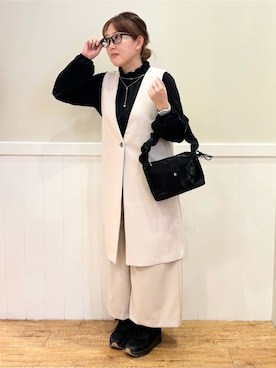 「SHOO・LA・RUE（シューラルー）の【洗える/S-3L/セットアップ可】セレモニーや通勤にも カットジョーゼット ジレ（ベスト、ベージュ系）」を使った、ハチさん（レディース・156cm）の冬コーディネート