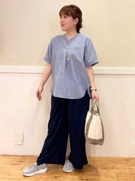 「SHOO・LA・RUE（シューラルー）の【高レビュー/洗える/UV/吸水速乾】洗濯後しわになりにくいリネンブレンドドルマンシャツ（シャツ/ブラウス、ブルー系）」を使った、ハチさん（レディース・156cm）の春コーディネート