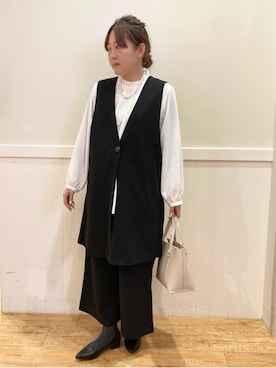 「SHOO・LA・RUE（シューラルー）の【通勤／デイリー／セットアップ可】マルチに使える カットジョーゼット ジレ（ベスト、ブラック系）」を使った、ハチさん（レディース・156cm）の冬コーディネート