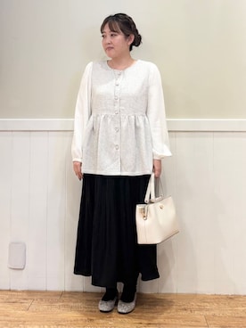 「SHOO・LA・RUE（シューラルー）の【洗濯機可】時短できちんと見えが叶う フェイクレイヤードブラウス（シャツ/ブラウス、ホワイト系）」を使った、ハチさん（レディース・156cm）の冬コーディネート