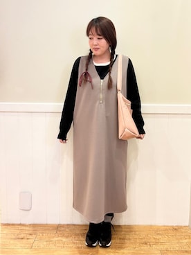 「SHOO・LA・RUE（シューラルー）の【洗濯機可/S-LL/アンサンブル可】結局、シンプル クルーネックニット（ニット/セーター、ブラック系）」を使った、ハチさん（レディース・156cm）の冬コーディネート