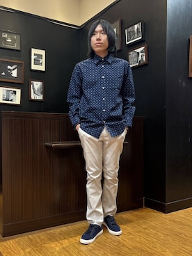 「TAKEO KIKUCHI（タケオキクチ）の【BOWLER HAT LABEL】小紋ペイズリープリント 長袖シャツ（シャツ/ブラウス、ブルー系）」を使った、moritaさん（メンズ・168cm）の冬コーディネート