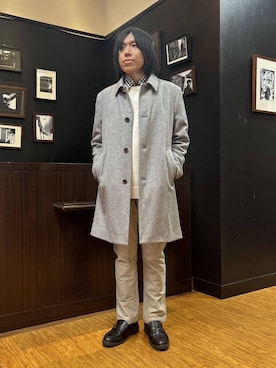 「TAKEO KIKUCHI（タケオキクチ）のカシミヤブレンド ビーバー調ステンカラーコート（ステンカラーコート、グレー系）」を使った、moritaさん（メンズ・168cm）の冬コーディネート