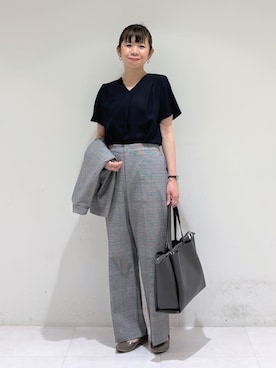 「INDIVI（インディヴィ）の【A4収納可能／合皮】キャリアタックバッグ（トートバッグ、グレー系）」を使った、tsuyuさん（レディース・162cm）の春コーディネート