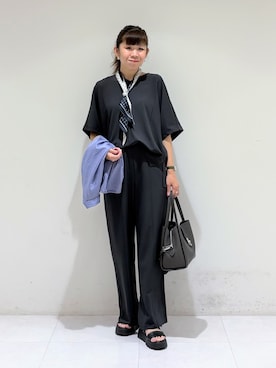 「INDIVI（インディヴィ）の【2柄展開】柄デザインスカーフ（バンダナ/スカーフ、ブルー系）」を使った、tsuyuさん（レディース・162cm）の夏コーディネート