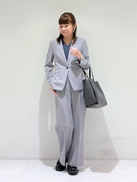 「INDIVI（インディヴィ）の【洗える／UVケア／SETUP可能】ウール調ワイドパンツ（スーツパンツ、グレー系）」を使った、tsuyuさん（レディース・162cm）の春コーディネート