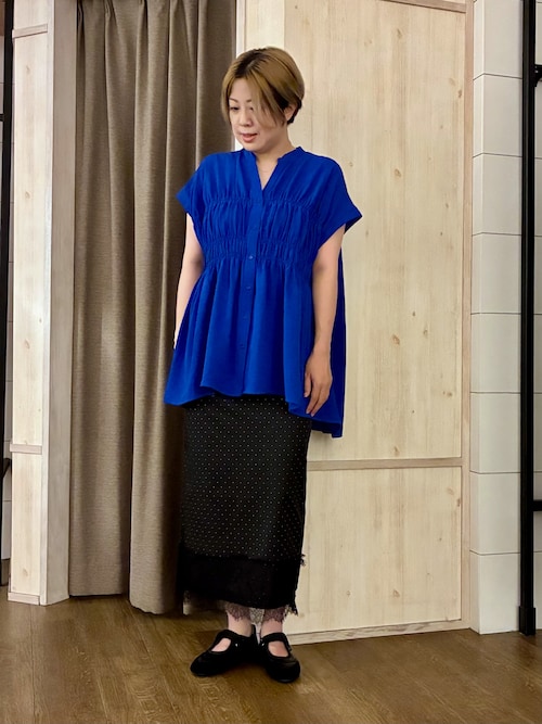 【夏に嬉しい多機能/体型カバー】ひんやりさらさら シャーリングブラウス