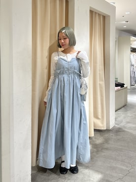 「w closet（ダブルクローゼット）のウエストドロストナイロンキャミワンピース（ワンピース、ブルー系）」を使った、Asakaさん（レディース・157cm）の春コーディネート