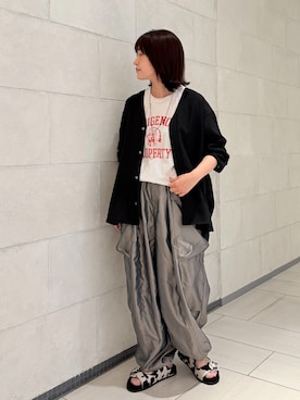 「JOURNAL STANDARD LUXE（ジャーナルスタンダード　ラックス）のヴィンテージツイル カーゴパンツ（カーゴパンツ、グリーン系）」を使った、ATさん（レディース・155cm）の夏コーディネート