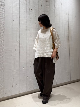 「JOURNAL STANDARD LUXE（ジャーナルスタンダード　ラックス）のサッカー イージーパンツ（その他パンツ、ブラウン系）」を使った、ATさん（レディース・155cm）の春コーディネート