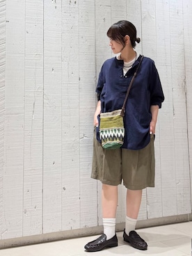 「JOURNAL STANDARD LUXE（ジャーナルスタンダード　ラックス）の【HTS】COTTON LINEN HENRY NECK（シャツ/ブラウス、ブルー系）」を使った、ATさん（レディース・155cm）の春コーディネート