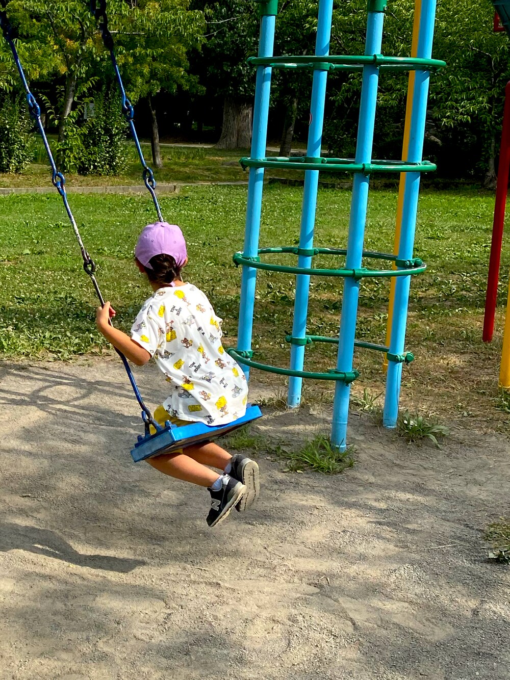 「しまむらのアイテム（Tシャツ/カットソー、ホワイト系）」を使った、a_rさん（レディース・158cm）の夏コーディネートの1枚目の写真