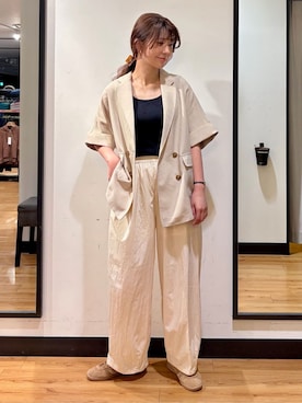 「Right-on（ライトオン）のナイロン混コクーンパンツ（その他パンツ、ホワイト系）」を使った、池元ゆき乃さんの夏コーディネート