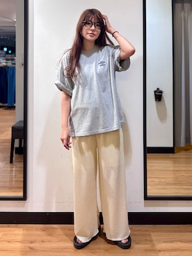 「Right-on（ライトオン）のカットジャガードパンツ（その他パンツ、ベージュ系）」を使った、池元ゆき乃さんの夏コーディネート