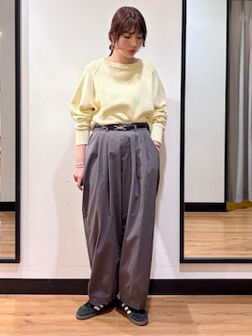 「HONEYSUCKLE ROSE（ハニーサックルローズ）の《柔らかな着心地/体型カバー》スウェットライクニット（ニット/セーター、イエロー系）」を使った、yukinoさんの秋コーディネート