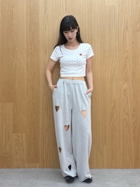 「EVRIS（エヴリス）のドットSUNNYショートTシャツ（Tシャツ/カットソー、ホワイト系）」を使った、ALYSHIAさん（レディース・167cm）の夏コーディネート