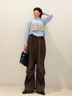 「ITEMS URBANRESEARCH(アイテムズ アーバンリサーチ)のニットキャミソールレイヤードブラウス(シャツ/ブラウス、ブルー系)」を使った、あーちゃんさん(レディース・170cm)の秋コーディネート
