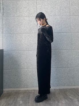 「CODE A（コードエー）の【ReRe】neck point velour dress（ワンピース、ブラック系）」を使った、maruさんの夏コーディネート