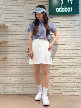「adabat（アダバット）の【ADABAT NAVY】モノグラムサッカー半袖ポロシャツ（ポロシャツ、ホワイト系）」を使った、shihoさん（レディース・159cm）の夏コーディネート