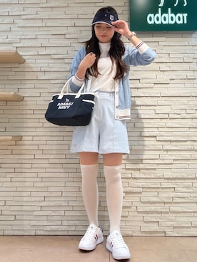 「adabat（アダバット）の【ADABAT NAVY】クールタッチロゴラインモックT（Tシャツ/カットソー、ホワイト系）」を使った、shihoさん（レディース・159cm）の夏コーディネート