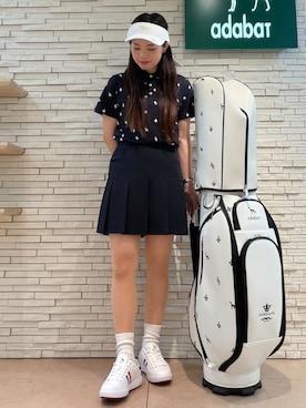 「adabat（アダバット）の【ADABAT NAVY】モノグラムサッカー半袖ポロシャツ（ポロシャツ、ブルー系）」を使った、shihoさん（レディース・159cm）の夏コーディネート