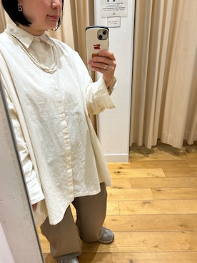 「URBAN RESEARCH DOORS（アーバンリサーチドアーズ）のFORK&SPOON　ビッグシャンブレーシャツ（シャツ/ブラウス、ホワイト系）」を使った、ふくおかさんさん（レディース・155cm）の冬コーディネート