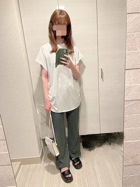 「JEANASIS（ジーナシス）のアイテム（スラックス）」を使った、ERika さん（レディース・167cm）の夏コーディネート