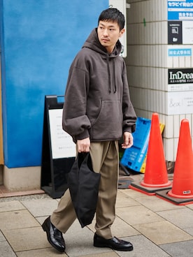 「PUBLIC TOKYO（パブリックトウキョウ）のアイテム（スラックス）」を使った、chibikoba0819さん（メンズ・160cm）の冬コーディネート