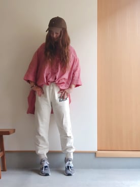 「ノーカラーシャツ」｜「アイテム（スウェットパンツ）」を使った、yayacoさん（レディース・157cm）の夏コーディネート