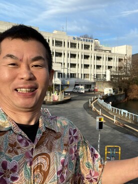 「pierre cardin（ピエールカルダン）のアイテム（シャツ/ブラウス、オレンジ系）」を使った、新村 浩明さん（メンズ・167cm）の冬コーディネート